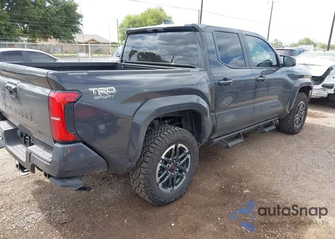 2025 Toyota Tacoma Trd Sport 4Wd z USA, uszkodzony, nr VIN 3TMLB5JN1SM112238